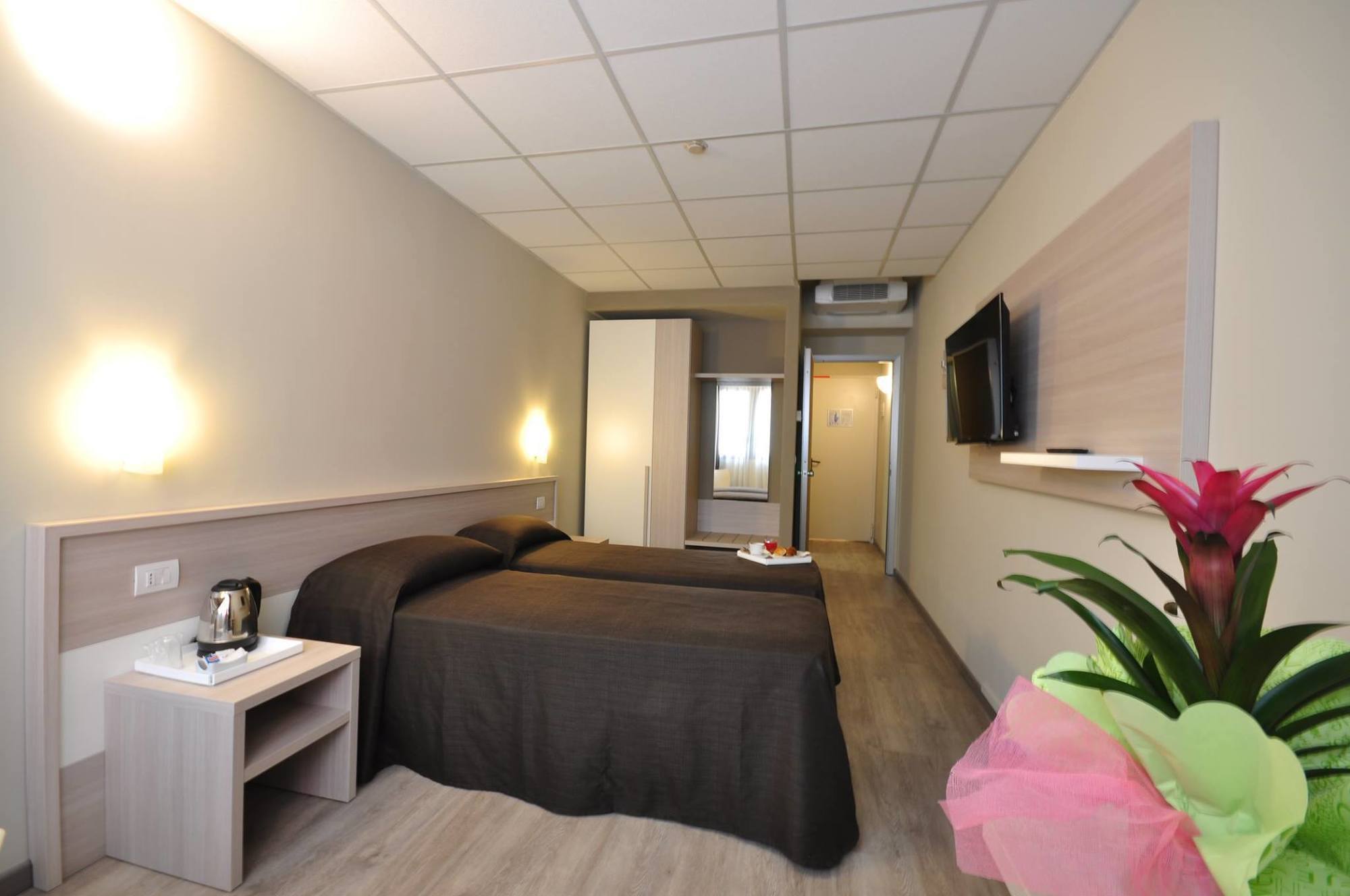 Best Quality Hotel Politecnico Torino Esterno foto