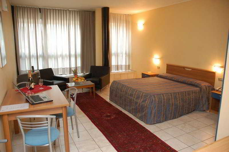 Best Quality Hotel Politecnico Torino Esterno foto
